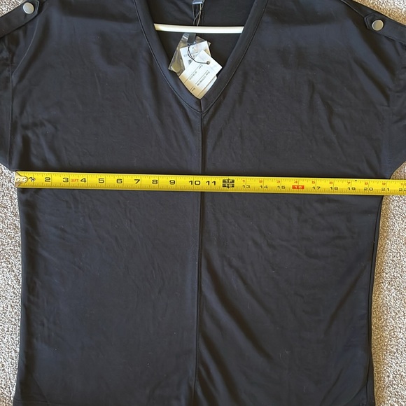 Cable & Gauge Studio, Women's Short Sleeve Straight Fit Black V-Neck Shirt - Picture 11 of 11